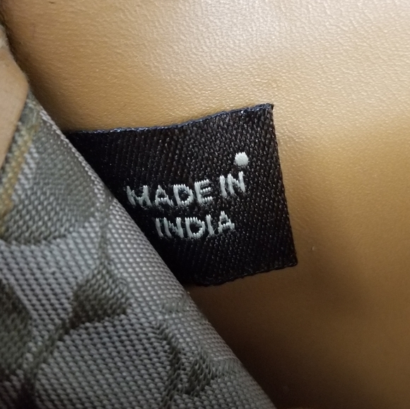 COACH | leather fold snap close wallet - Picture 7 of 11